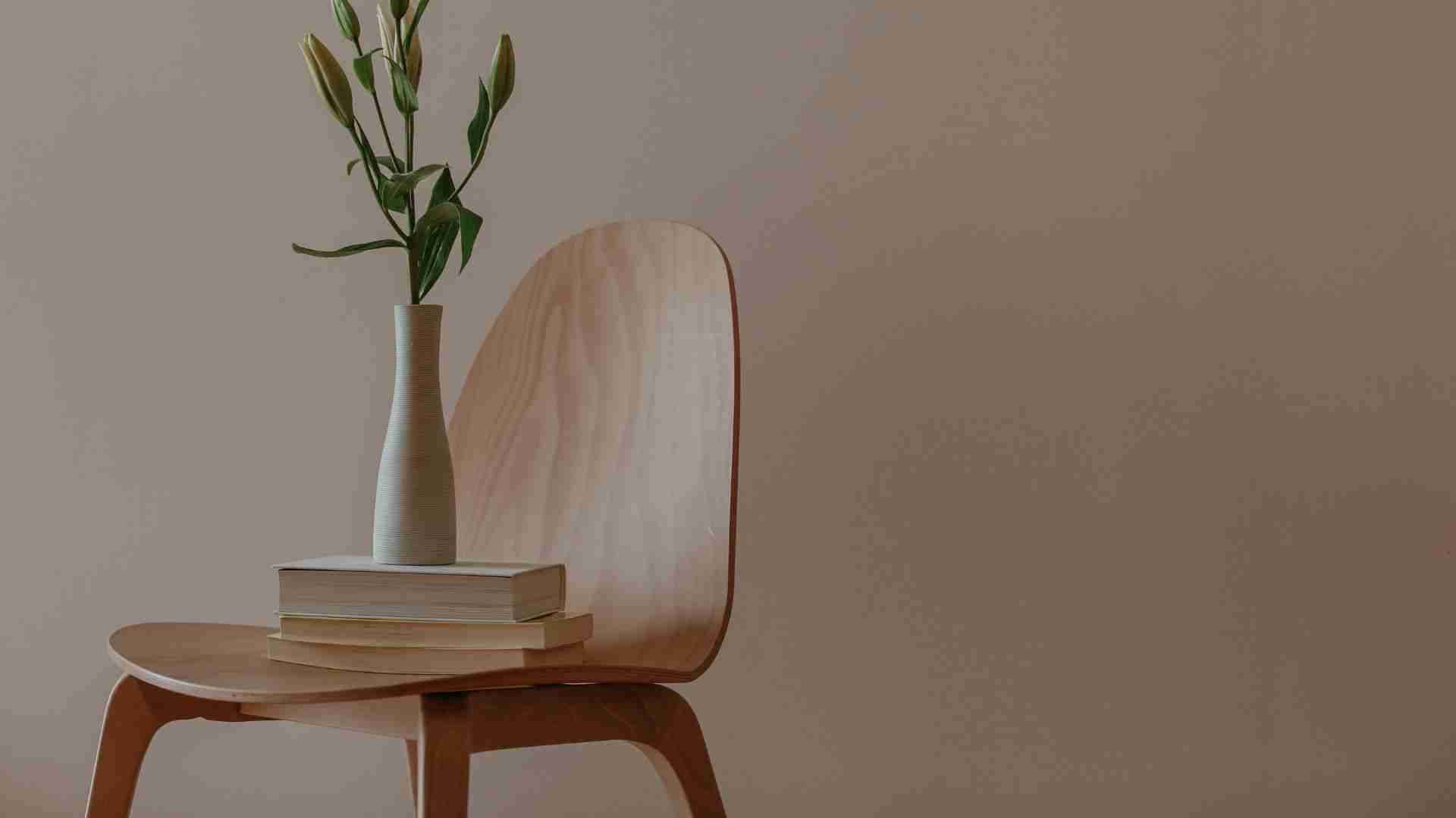 silla madera Imagen del post "10 sillas modernas para renovar tu hogar"