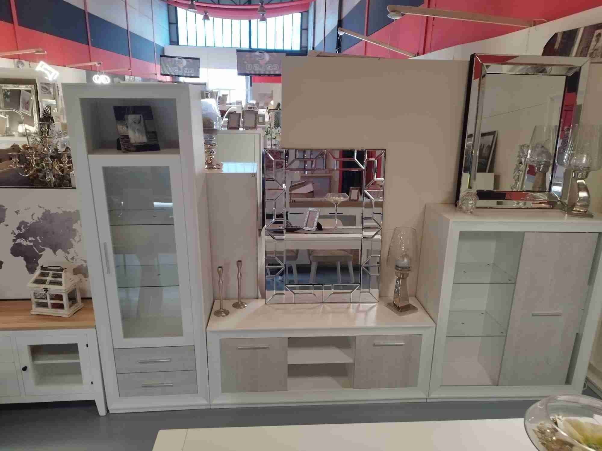 Salón completo con Vitrina/ mueble tv y botellero 6 Salon completo-842-3 Muebles Celso