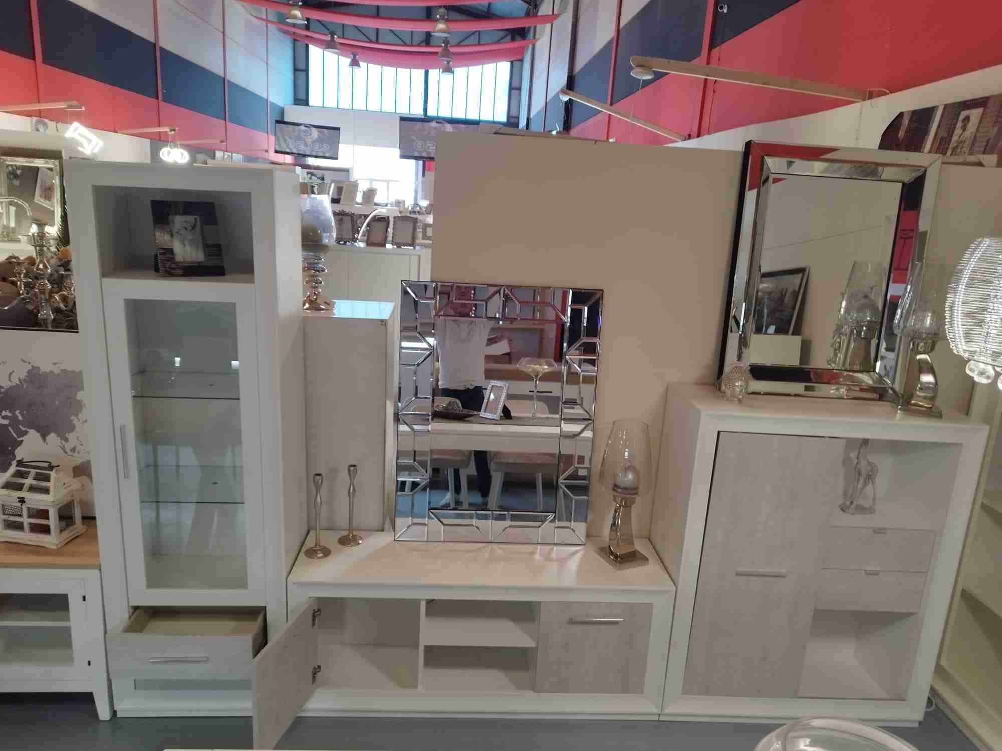 Salón completo con Vitrina/ mueble tv y botellero 2 Salon completo-842-3 Muebles Celso