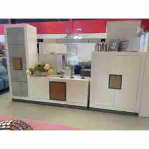 salon madera lacada montado